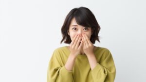 コンビニやレストラン入店時のマナーと周囲の視線